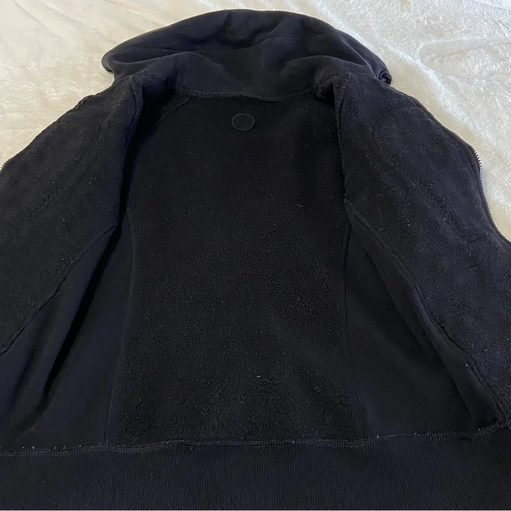 LULULEMON / Black Scuba Jacket Size 6